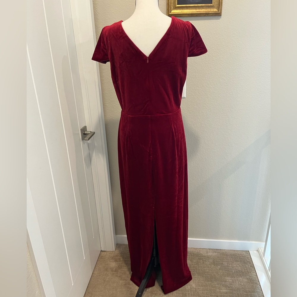 Feeling Flawless Burgundy Velvet V-Neck Maxi Dress - Picture 5 of 8